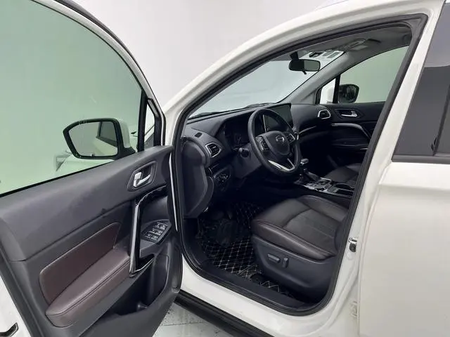 GAC Trumpchi GS4 270T automatic two-wheel drive luxury smart version