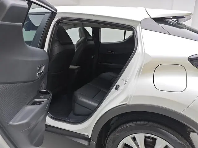 TOYOTA IZOA 2.0L Yixiang Edition