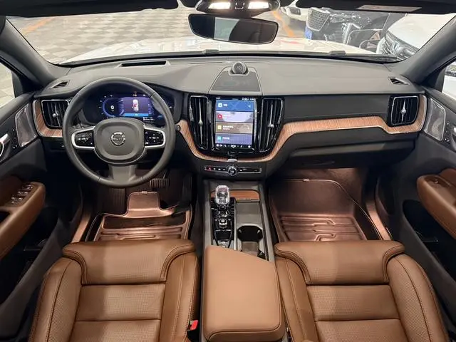 Volvo Volvo XC60 PHEV T8 four-wheel drive long battery life Zhiya Deluxe Edition