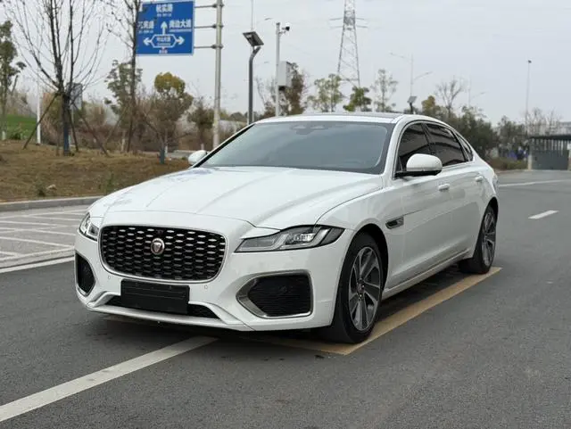 Jaguar Jaguar XFL 2.0T P200 two-wheel drive Elite Deluxe Edition