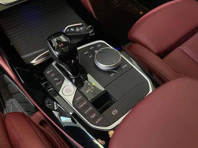 BMW BMW X4 xDrive 30i M Sports Yao Ye Set