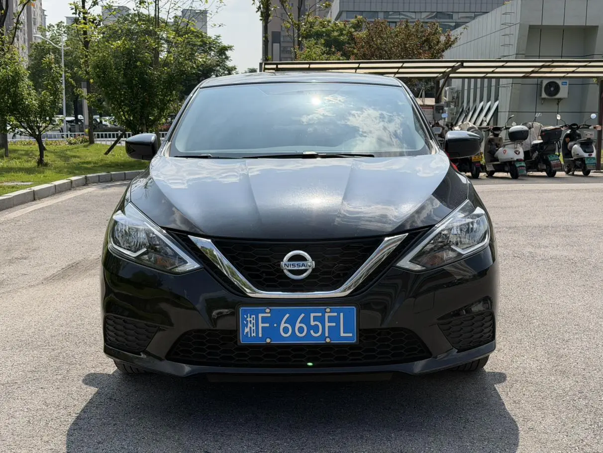 Nissan Xuan Yi Classic 1.6 XE CVT Comfort Edition