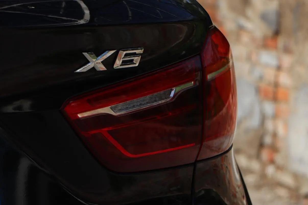 BMW BMW X6 xDrive28i M sports suit