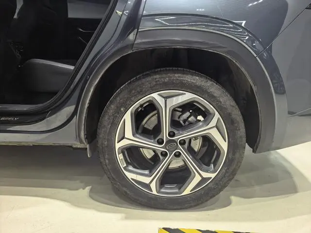 Geely Xingyue L 2.0TD DCT EVO two-wheel drive long wind version