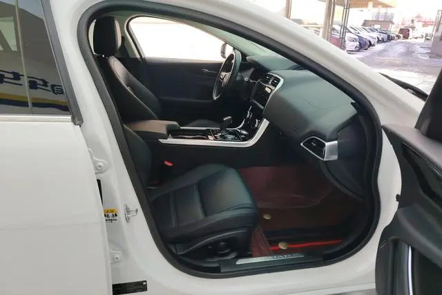 Jaguar Jaguar XEL 2.0T 250PS S aggressive and elegant version