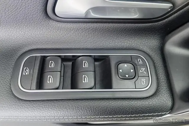 Mercedes-Benz Mercedes-Benz A-class A 200 L sports sedan
