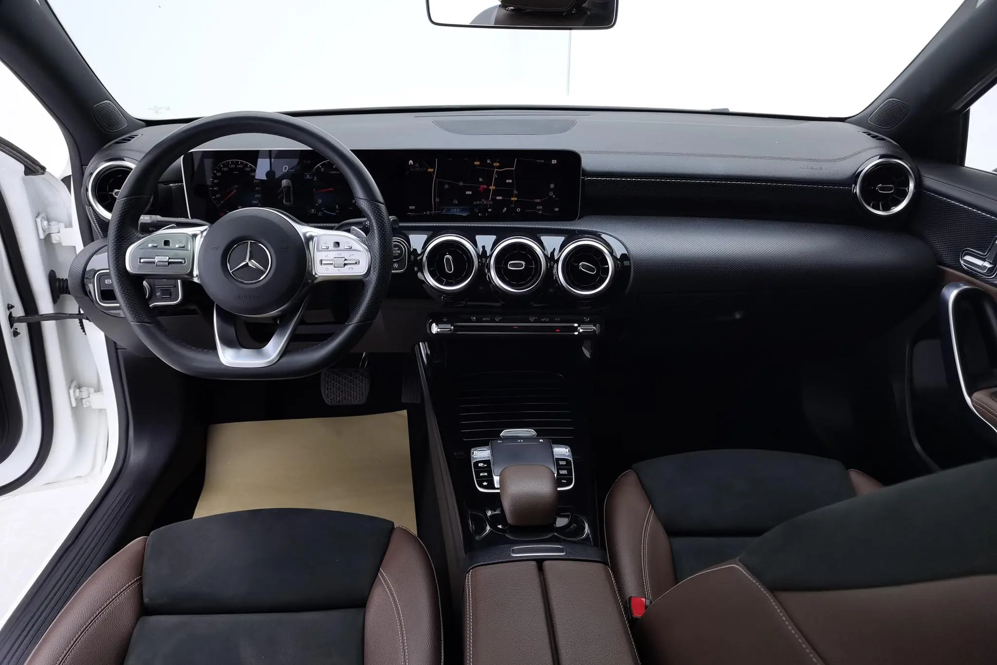 Mercedes-Benz Mercedes-Benz A-class A 200 L sports sedan