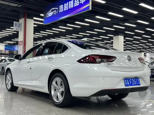 Buick Regal 20T Elite Country VI