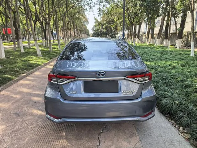 TOYOTA Corolla Dual engine 1.8L E-CVT Elite Edition