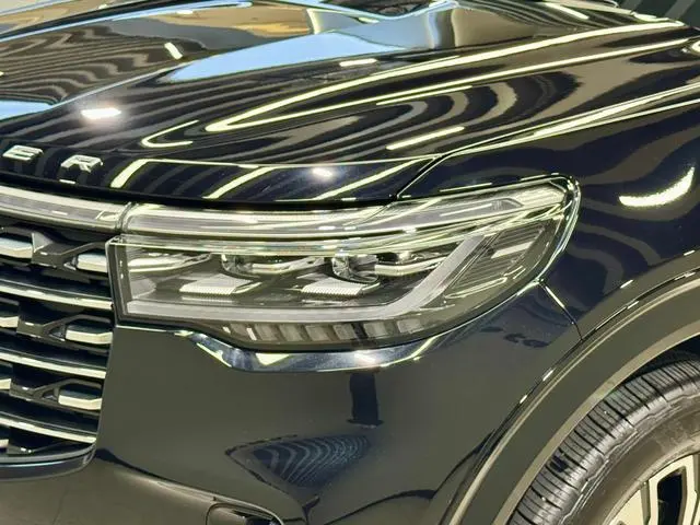 Ford Explorer 2.3T EcoBoost four-wheel drive titanium version 7 seats