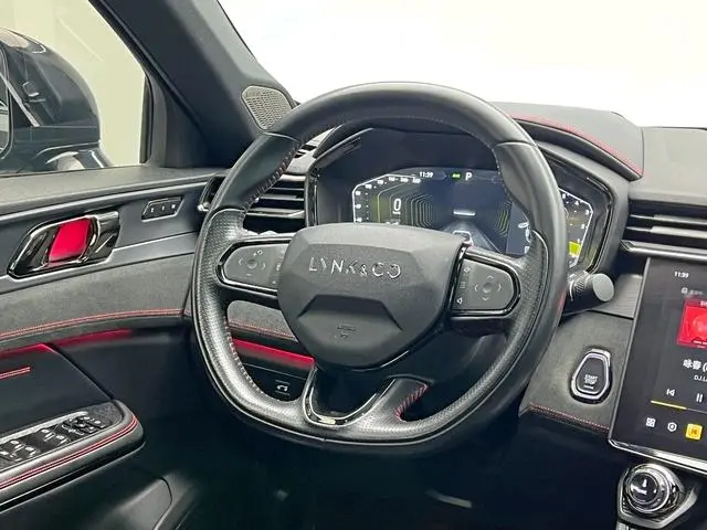 LYNK & CO Lynk 05 2.0TD four-wheel drive Halo