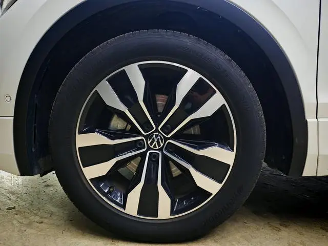 Volkswagen Tiguan L 330TSI two-wheel drive R-Line Premium edition