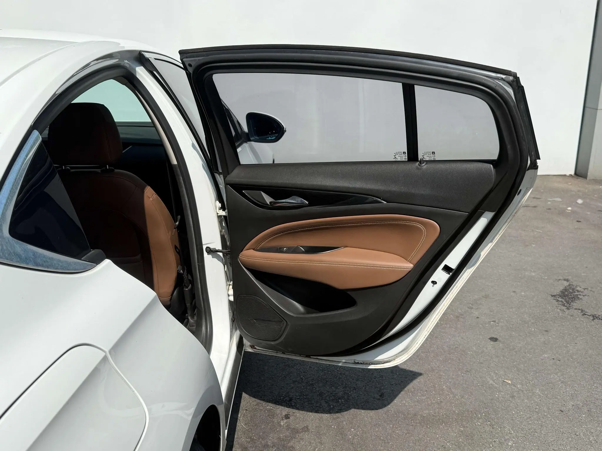 Buick Regal 20T Elite Country VI