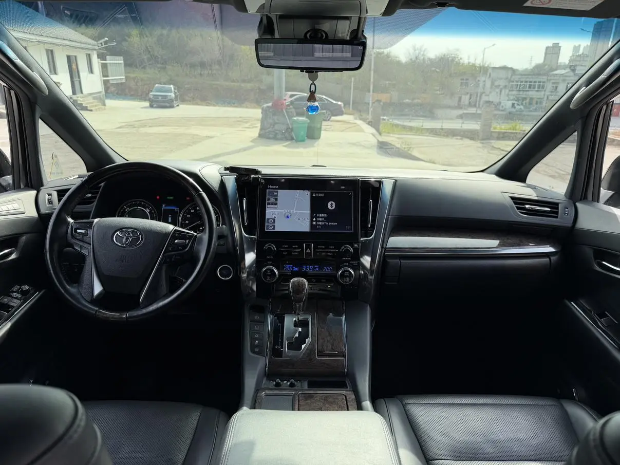 TOYOTA Elfa Dual Engine 2.5L Premium Edition