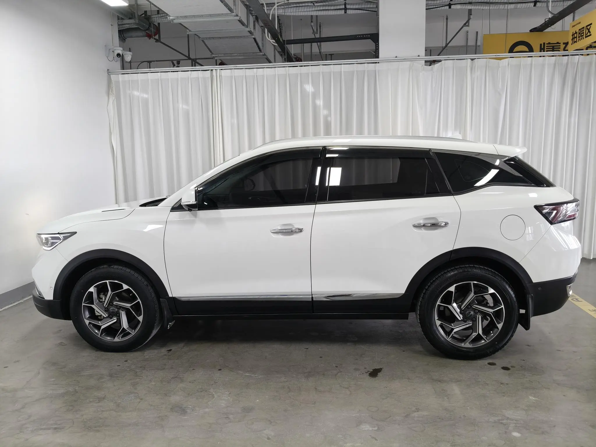 Dongfeng Fengshen Dongfeng Fengshen AX7 1.6T automatic AI flagship country VI