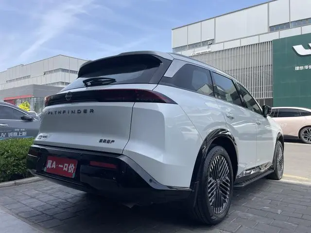 Nissan Exploring the land 380VC-TURBO four-wheel drive Zhizun Edition six-seater