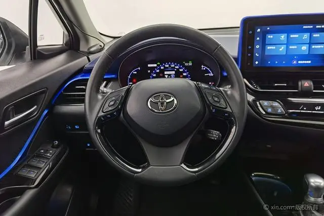 TOYOTA Toyota C-HR Dual engine 2.0L E-CVT Deluxe Edition