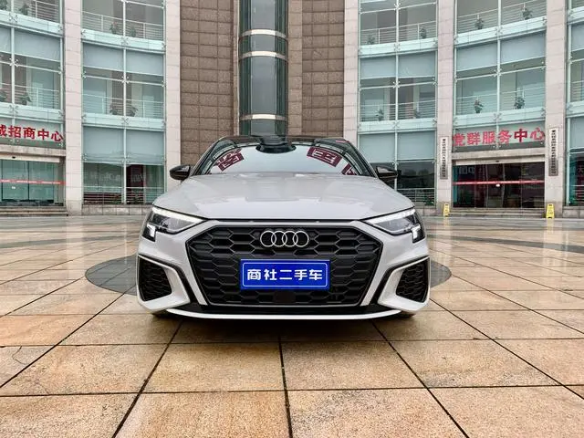 Audi Audi A3 Facelift Sportback 35 TFSI luxury sports type