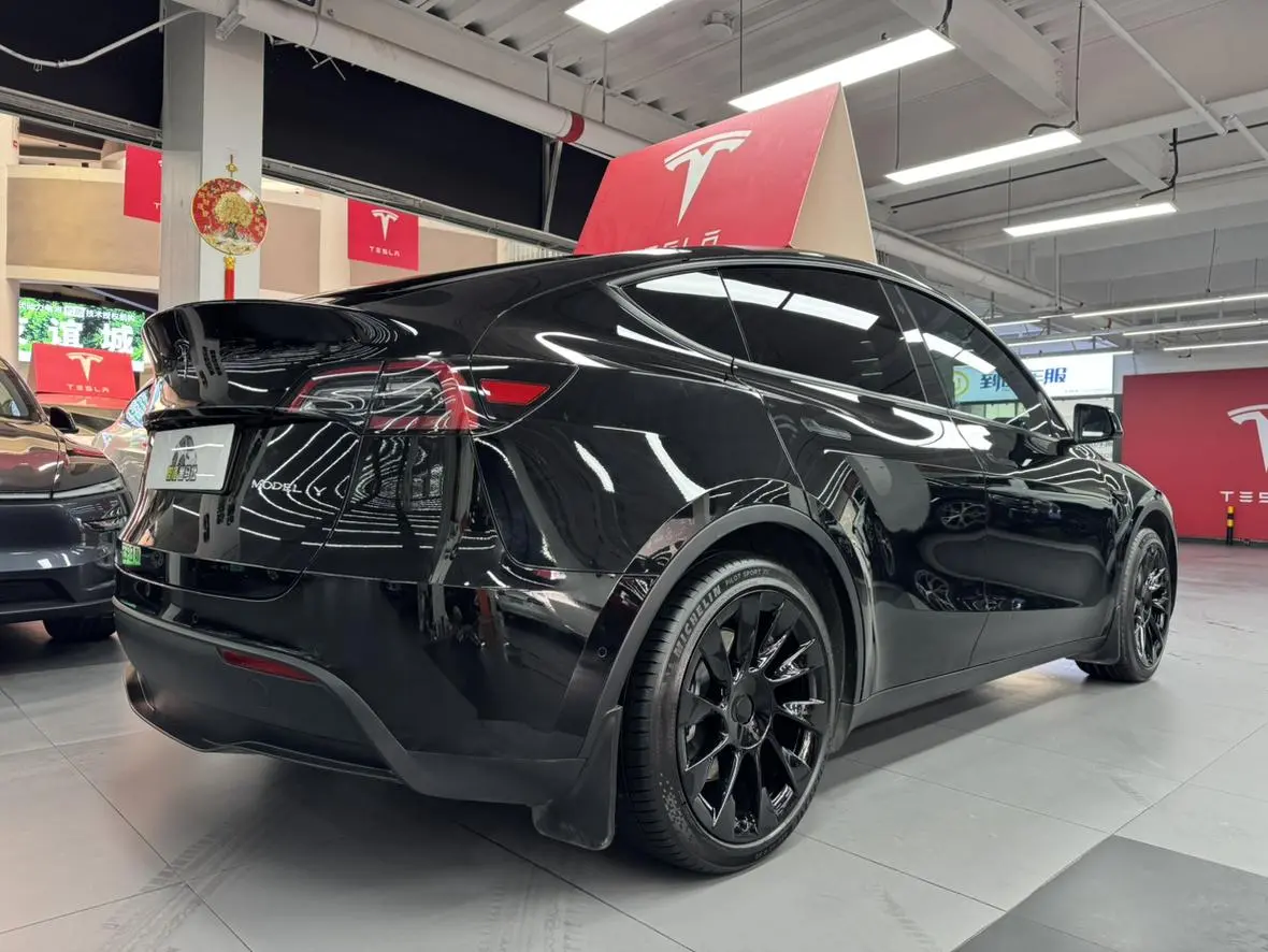 Tesla Model Y Standard battery life, rear-wheel drive version