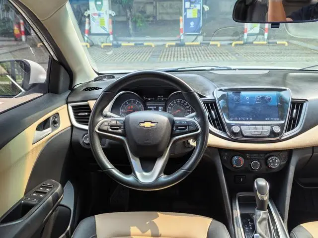 Chevrolet Cruze 320 automatic Enjoy Skylight version