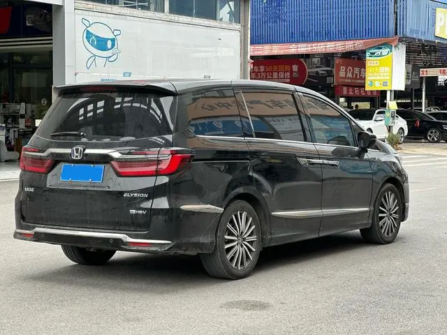 Honda Ai Lishen 2.0L e: HEV Deluxe Edition