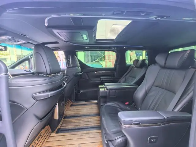 TOYOTA Wilfa Dual engine 2.5L HV Premium Edition