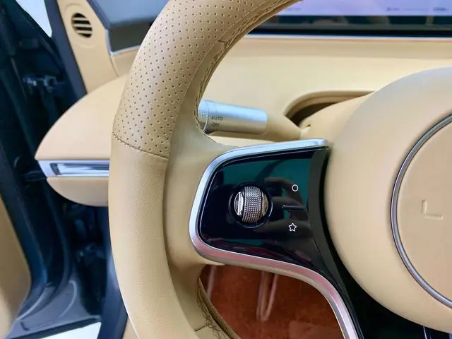 LUXEED Wisdom World R7 Pure electric 82kWh Pro rear drive version