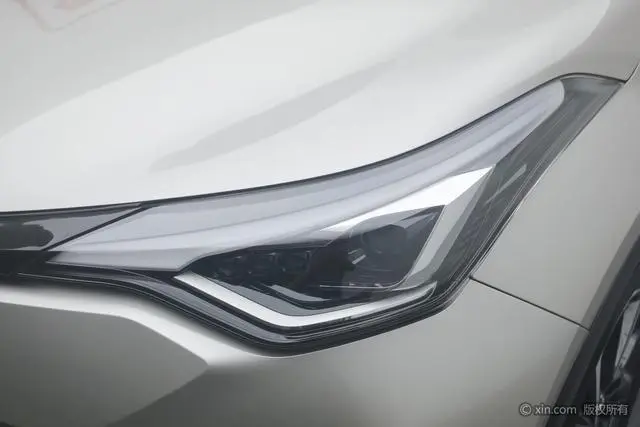 TOYOTA Toyota C-HR 2.0L Deluxe Edition