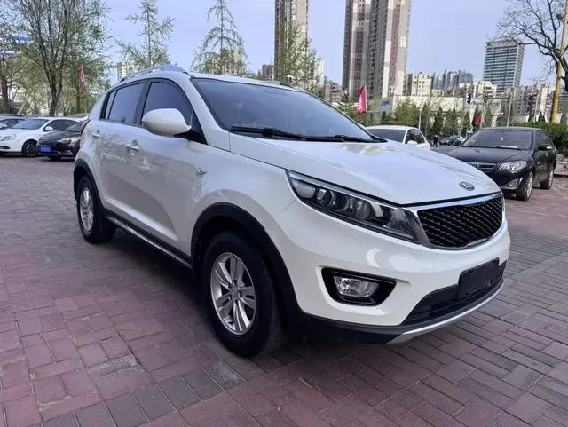 Kia Smart running 2.0L automatic two-wheel drive version GL
