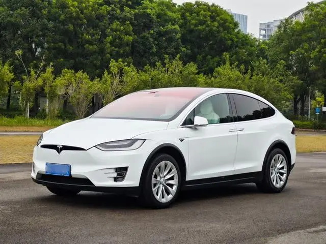 Tesla Model X 90D
