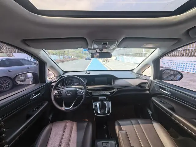 GAC Trumpchi M6 270T automatic Deluxe Edition 7-seater Country VI