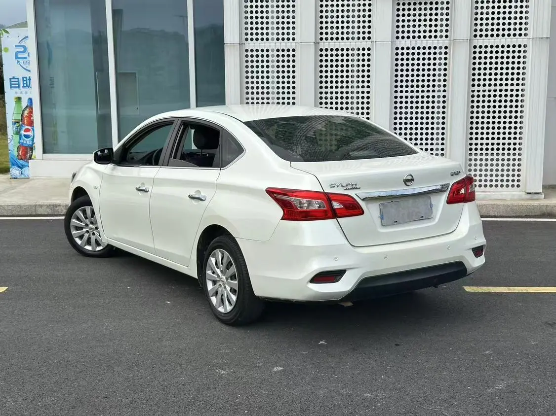 Nissan Xuan Yi Classic 1.6 XE CVT Comfort Edition