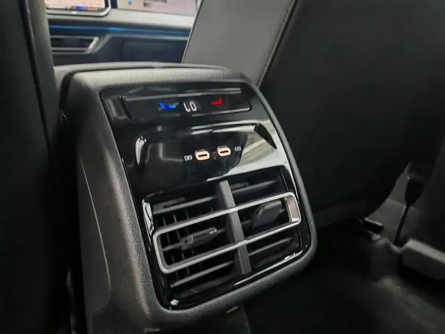 Volkswagen Tiguan L Pro 380TSI four-wheel drive R-Line Zhizun Edition