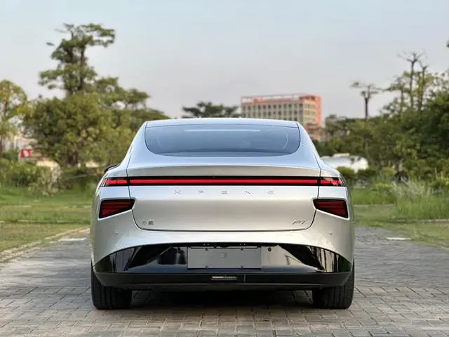 Xpeng Xiaopeng P7 586E