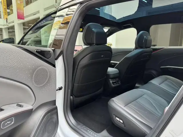 ZEEKR ZEEKR 007GT Four-wheel drive smart driving version 75kWh