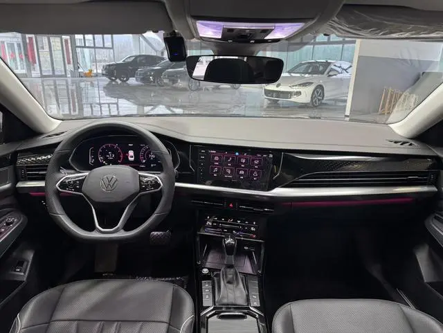 Volkswagen Passat Outstanding 380TSI Starry Sky Longyao Edition