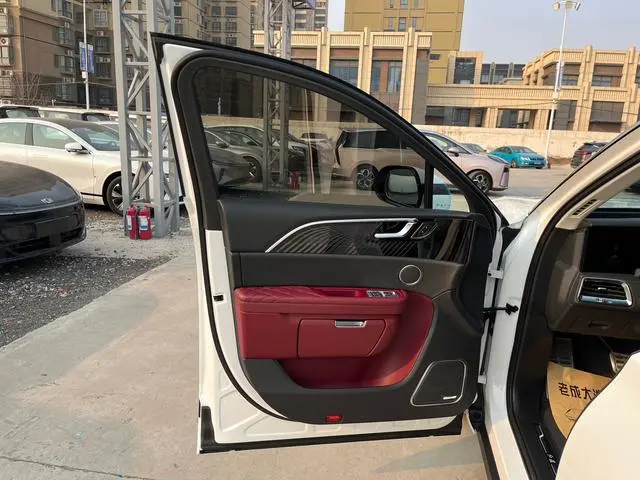 Hongqi Hongqi E-HS9 660km Qichang version six seats