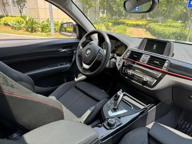 BMW BMW 2 Series (imported) 220i sports design suit