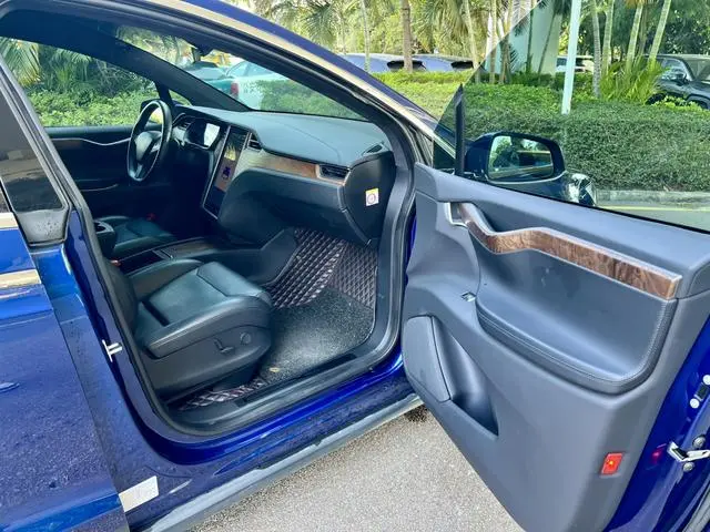 Tesla Model X Long battery life version