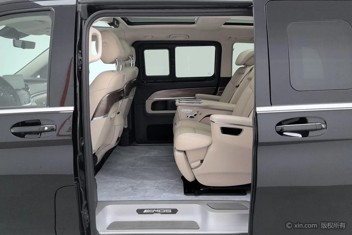 Mercedes-Benz Mercedes-Benz V-class V 260 L Long wheelbase Deluxe Edition