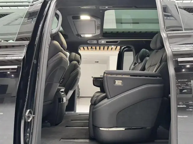 ZEEKR ZEEKR 009 Six-seater executive edition four-wheel drive 108kWh