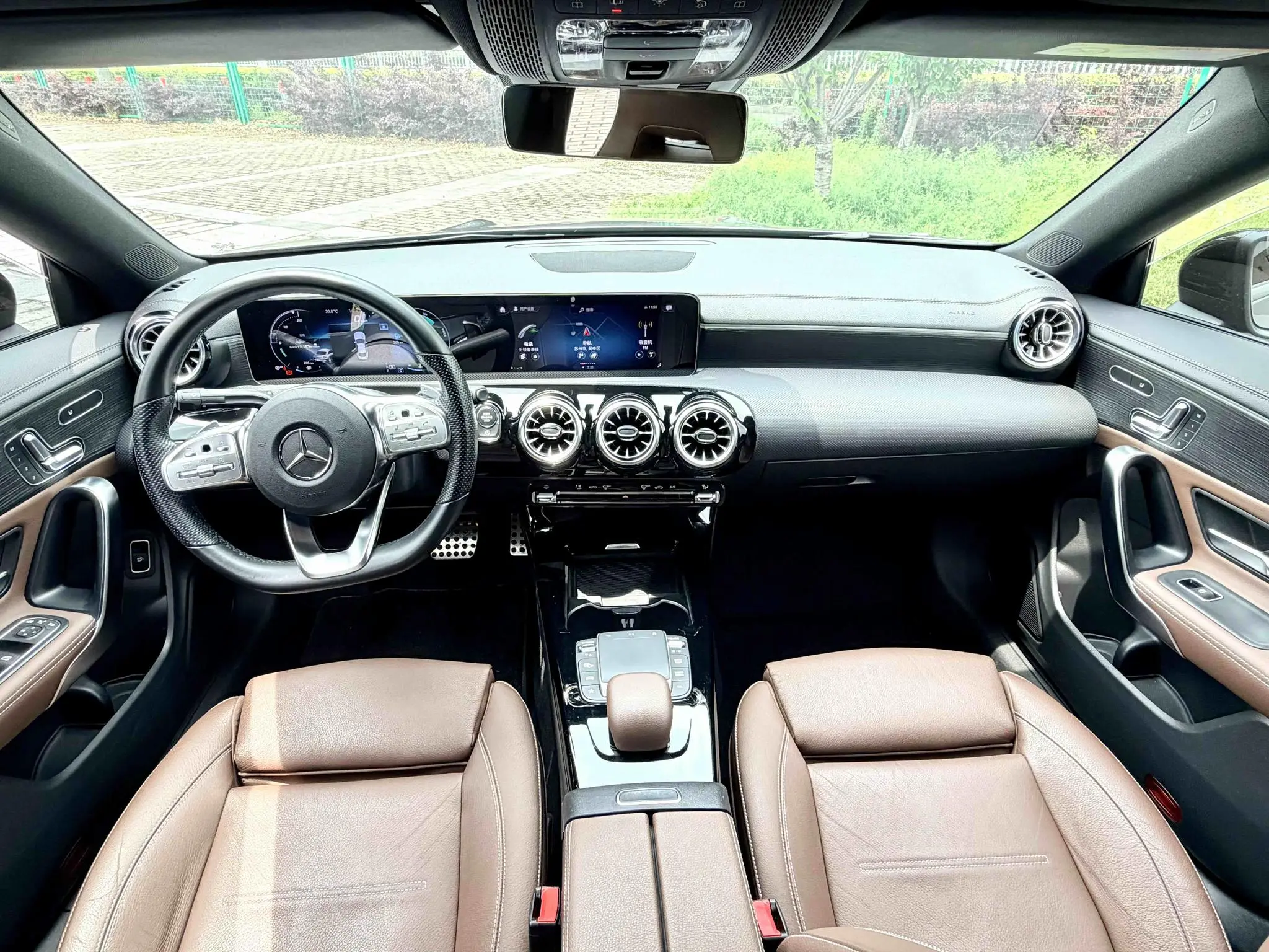 Mercedes-Benz Mercedes-Benz CLA CLA 260 4MATIC four-door coupe