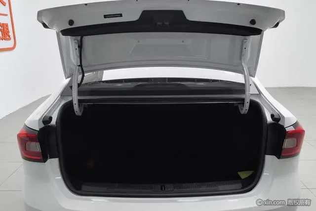 Roewe Roewe i5 1.5L automatic 4G Interconnection Linghao Ultimate Edition