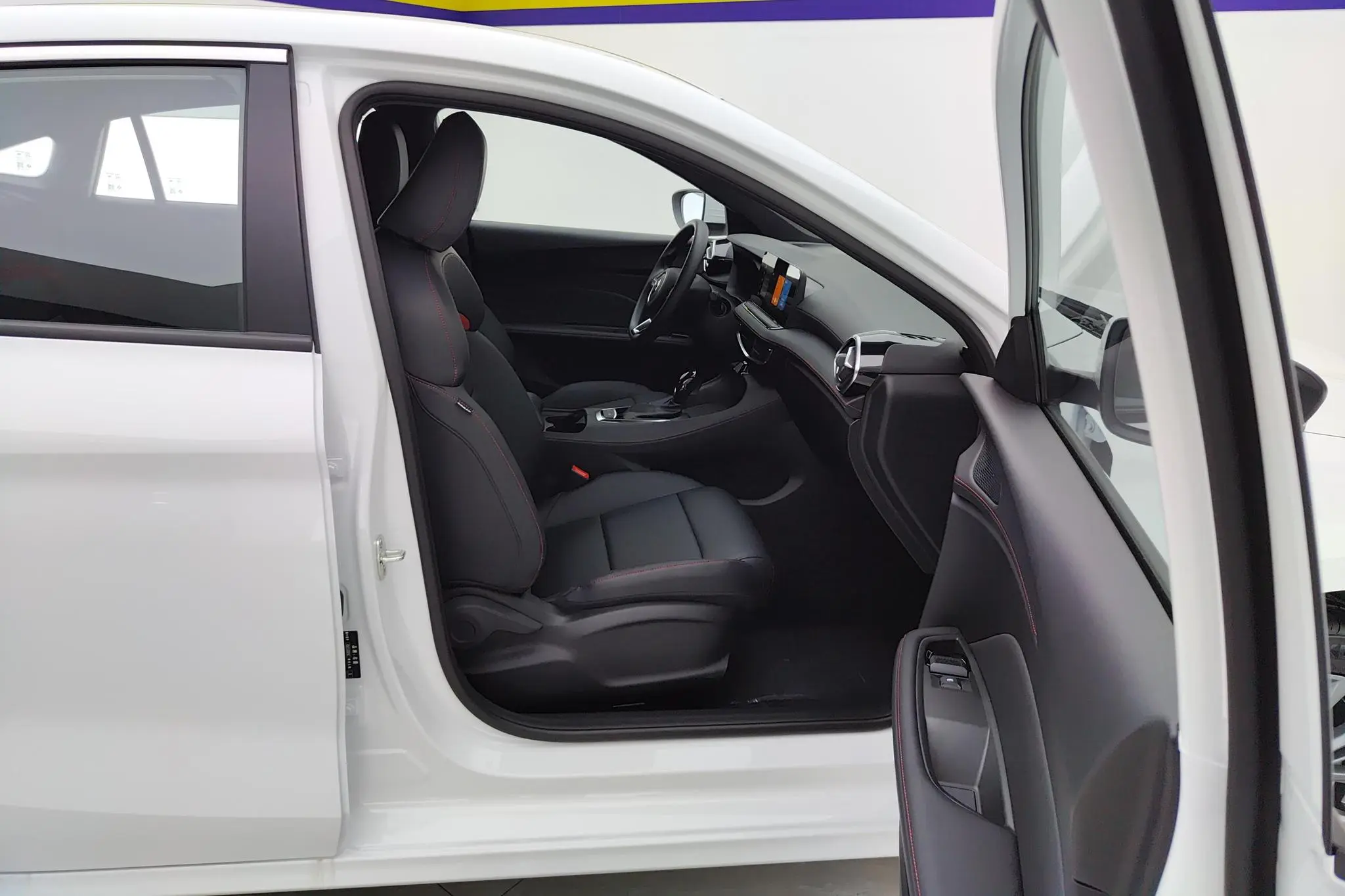 MG MG5 180DVVT Global First Edition