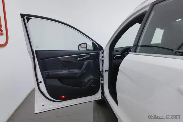 Haima Seahorse 8S 1.6T automatic dazzling version
