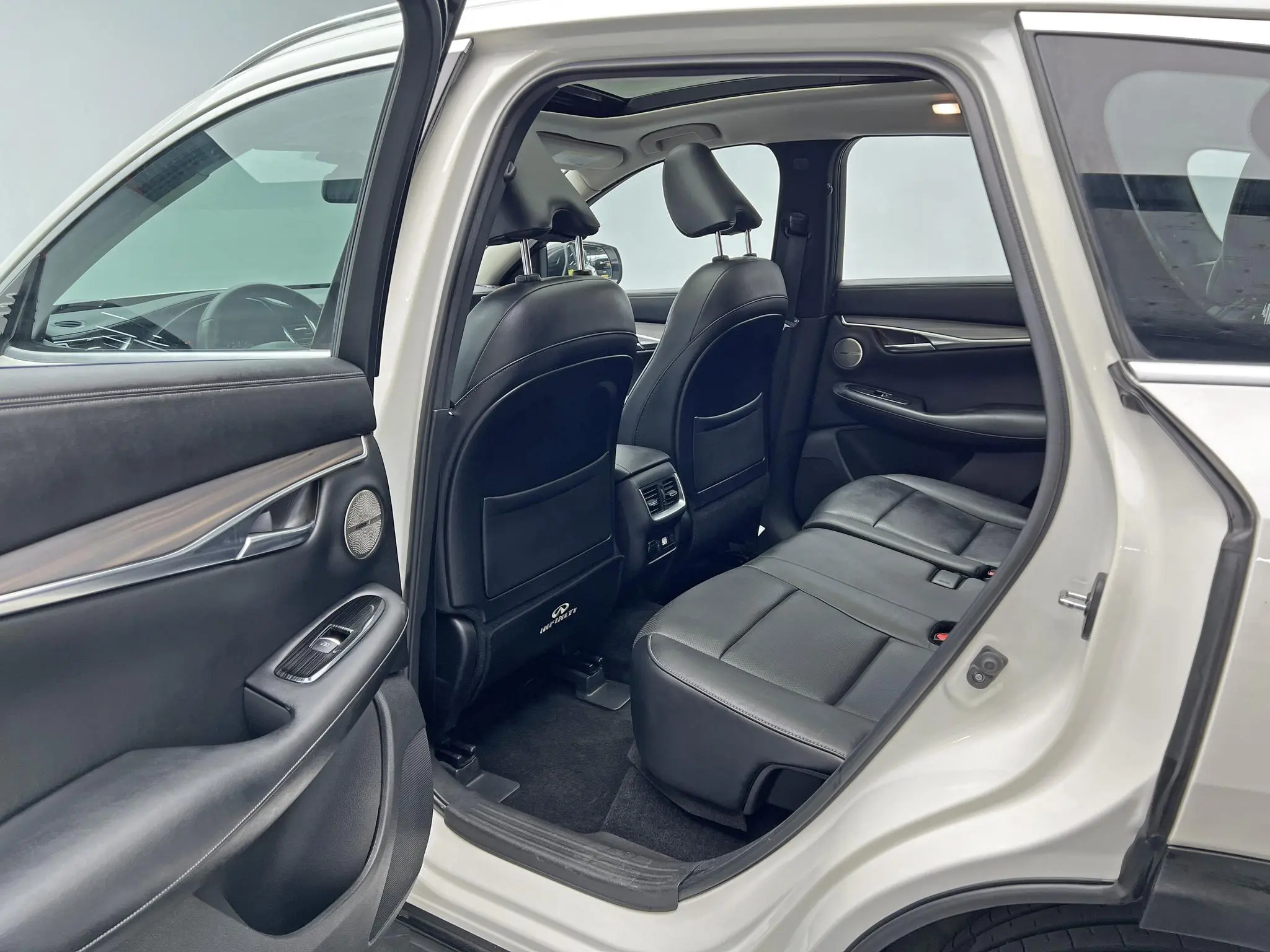 Infiniti Infiniti QX50 2.0T four-wheel drive smart version