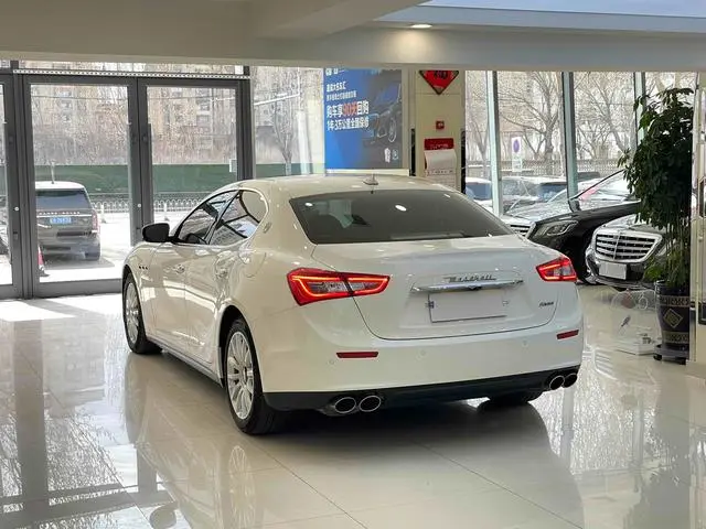 Maserati Ghibli 3.0T Standard Edition