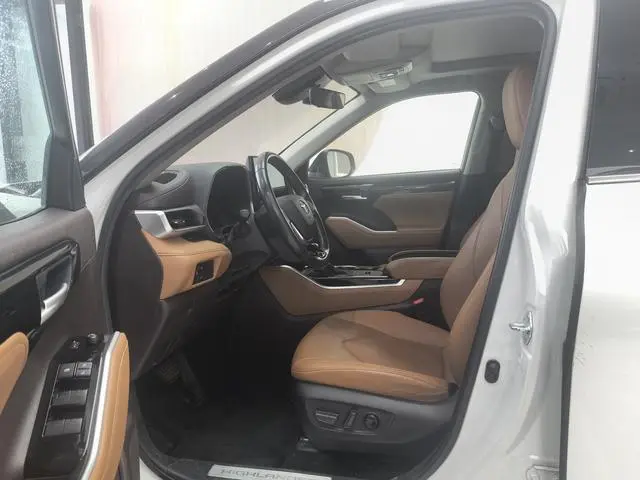 TOYOTA Highlander Dual-engine 2.5L four-wheel drive premium edition 7-seater