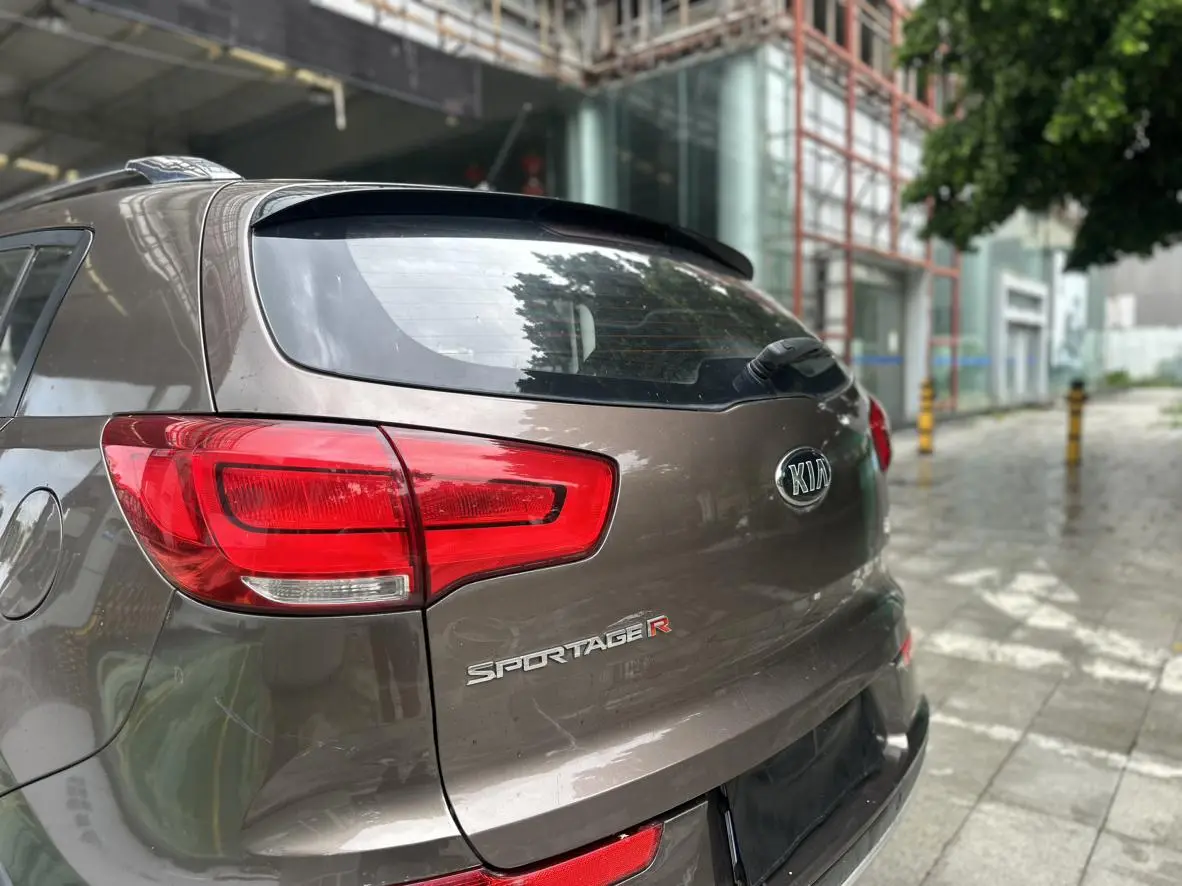 Kia Smart running 2.0L automatic two-wheel drive version Premium