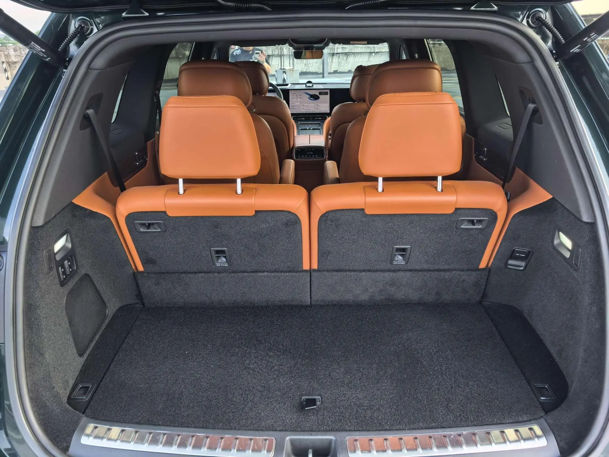AITO Ask the world M9 Extended range Ultra six-seater version